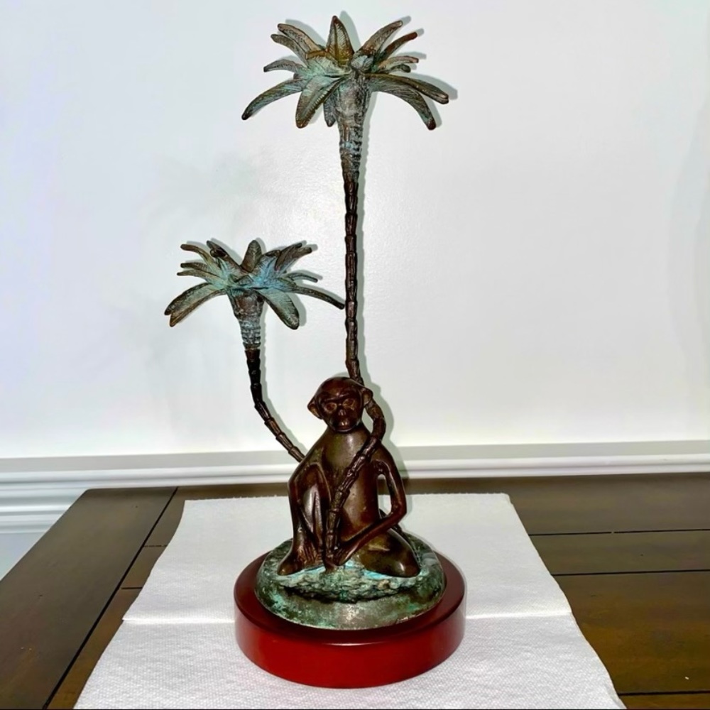 Vintage Bronze Monkey Candleholder Statue African
Home Decor 🐵🌴